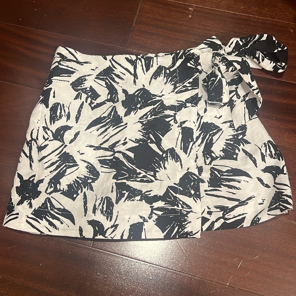 Women’s sarong style mini skort